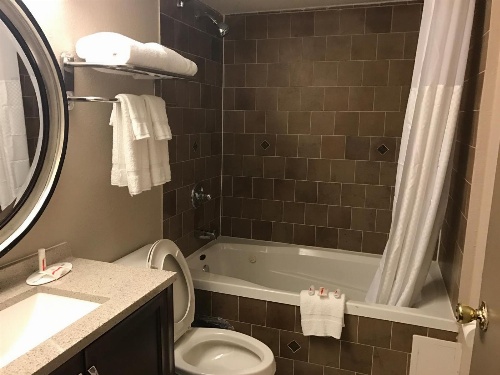 Express Inn and Suites image 1