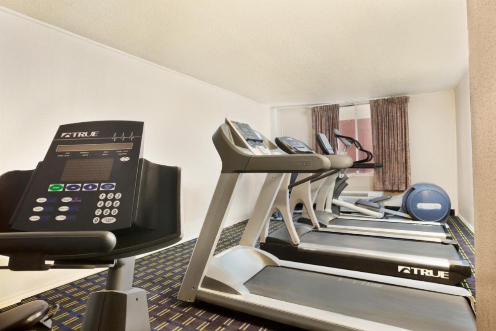 Express Inn and Suites Image 11