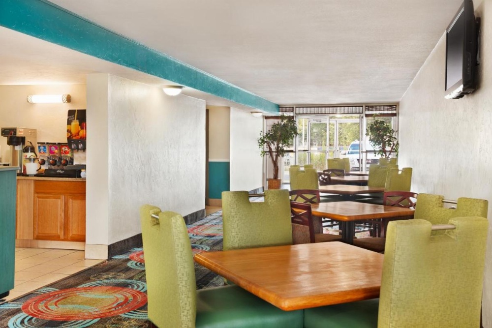 Express Inn and Suites Image 6