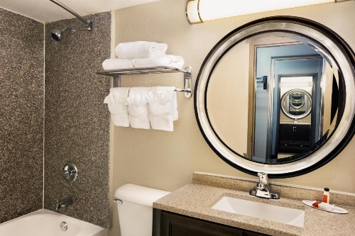 Express Inn and Suites image 7